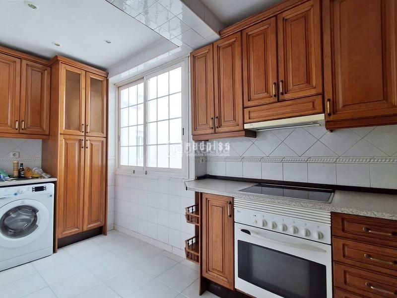 Foto 4c6c315f-3951-49a8-afd1-1b5df335588b. Rent flat with heating parking in Parque Ondarreta-Urtinsa Alcorcón