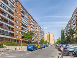 Appartamento in Parque Ondarreta-Urtinsa. Redpiso ondarreta vende piso de 3 habitaciones, 1 baño, salón y