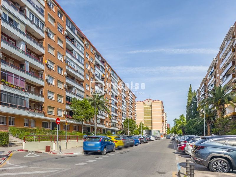 Foto d7b8f10a-03fe-4da4-8e8d-bcc8565a0a40. Flat with heating parking in Parque Ondarreta-Urtinsa Alcorcón