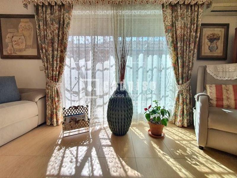 Foto df15474a-9286-406a-beb2-8a9a55f46fba. Xalet amb calefacció a Sector 3 Getafe