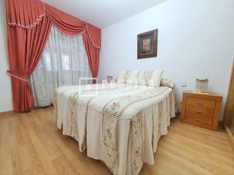 Foto e5ccc5a1-1b31-4f24-9d22-8e0215e6cd08. Xalet amb calefacció a Sector 3 Getafe