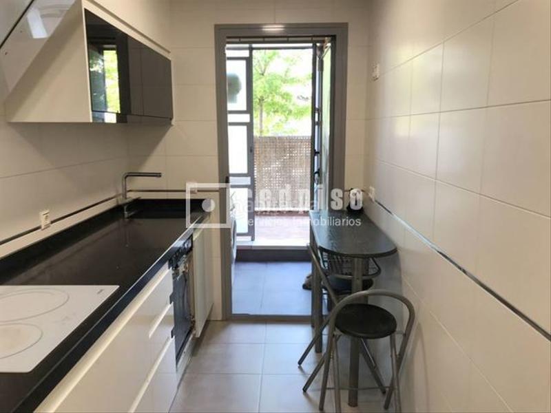 Foto 2ff1ffc8-aa14-4352-9e34-6e493761c679. Pis amb calefacció aparcament piscina a Buenavista Getafe