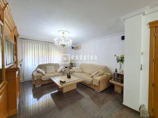 Chalet en Sector 3. Magnifico chalet de 290m2, 4 plantas, 5 dormitorios, 1 planta en