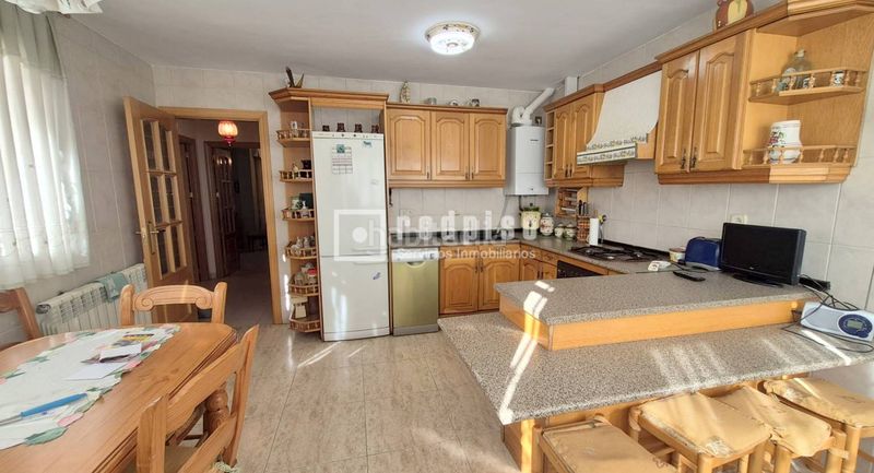 Foto 10e8bfeb-f80a-45c3-a485-3ba2272de1ee. Chalet avec chauffage parking dans Sector 3 Getafe