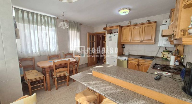 Foto 26aa9546-dbb1-4850-90dd-c2e21dda7964. Chalet avec chauffage parking dans Sector 3 Getafe