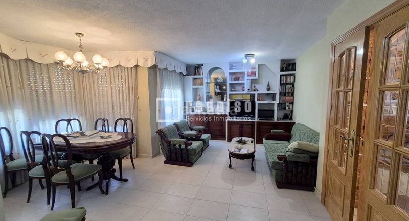 Foto 66ba07f5-cade-43e0-888f-8e88b33a9732. Chalet avec chauffage parking dans Sector 3 Getafe