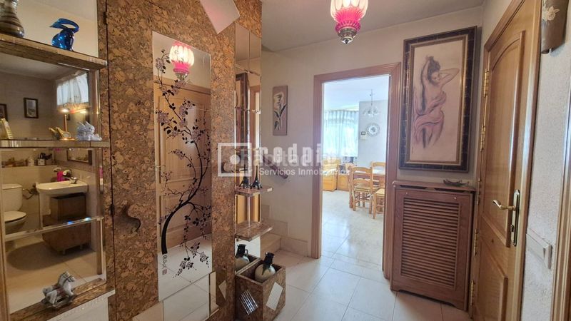 Foto a3fe1749-3de0-469f-ae73-a8cd56a3d934. Chalet avec chauffage parking dans Sector 3 Getafe