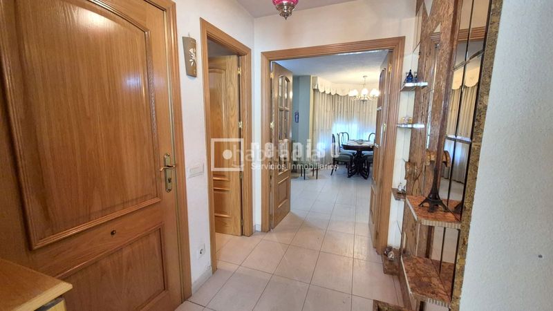 Foto b9b663d4-fa67-420c-993f-0108fd9c0314. Chalet avec chauffage parking dans Sector 3 Getafe