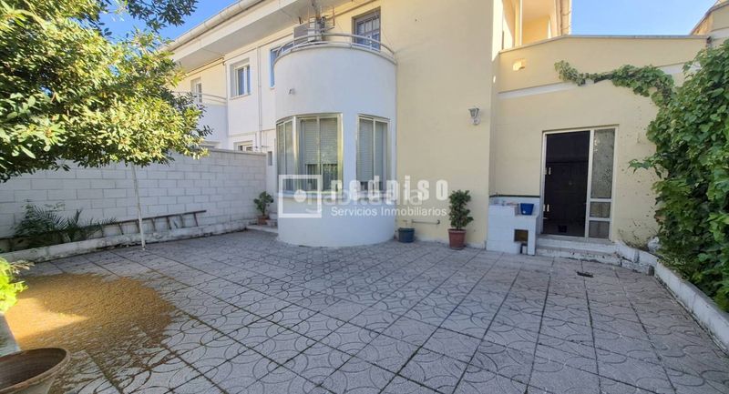 Foto f34baf92-9869-43a0-9ec5-800435619efd. Chalet avec chauffage parking dans Sector 3 Getafe