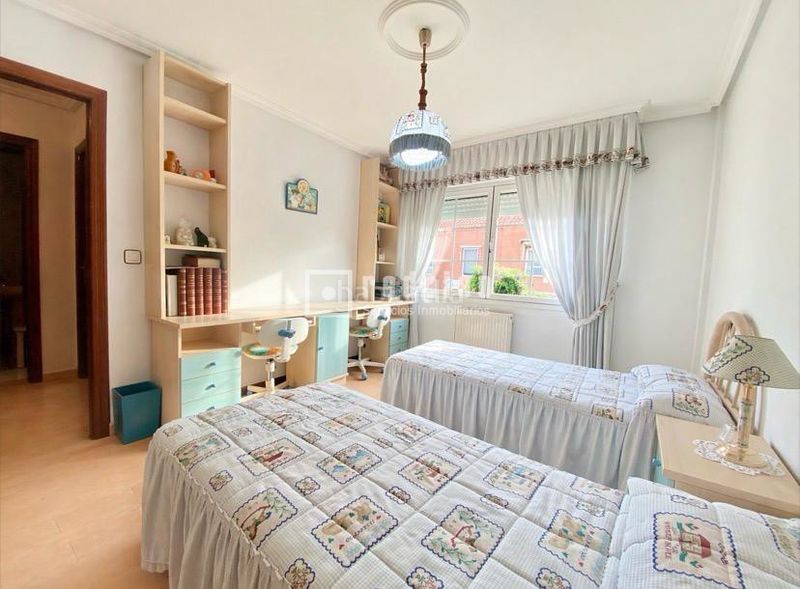 Foto 592b37b8-24e0-483d-890c-cf088d8cb8e3. Xalet amb calefacció aparcament a Sector 3 Getafe