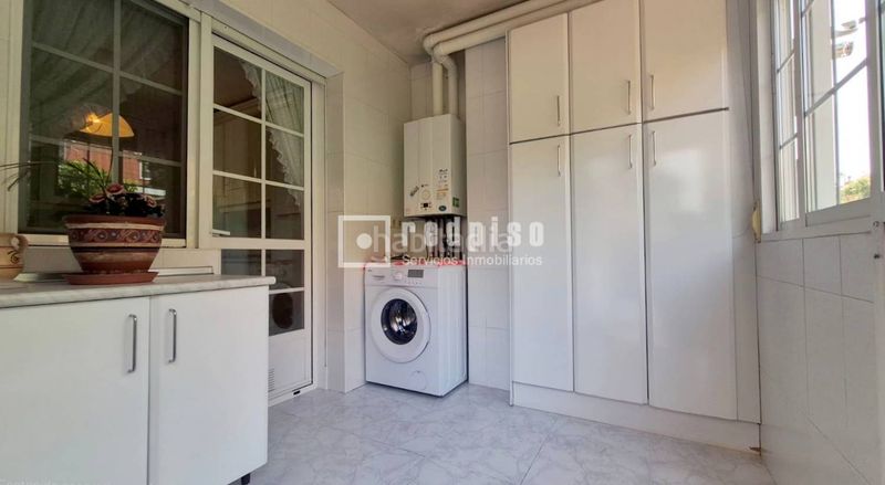 Foto 7dd96075-f3ea-4085-9e12-f1efa222b2d3. Xalet amb calefacció aparcament a Sector 3 Getafe