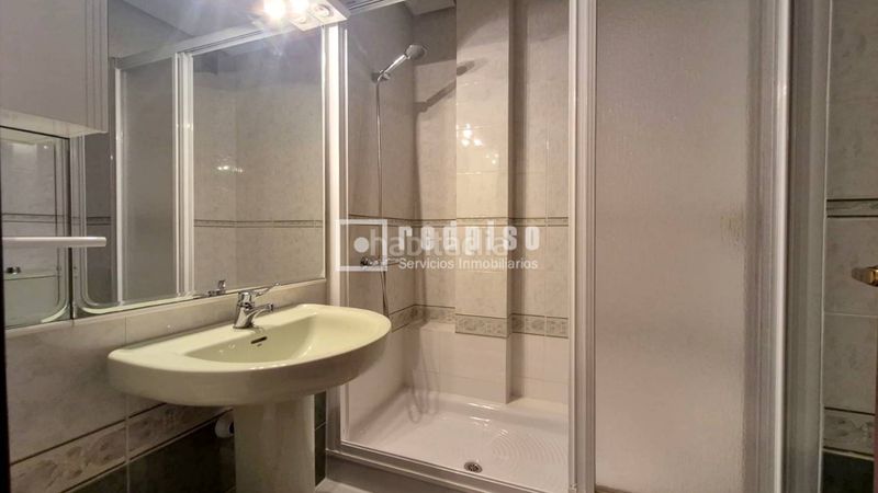 Foto b2e1b8b2-180a-49a5-a39b-6a95d933f161. Xalet amb calefacció aparcament a Sector 3 Getafe