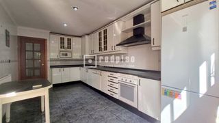 Chalet in Sector 3. Chalet de 234m2, 4 plantas, 4 dormitorios, 1 dormitorio en plant