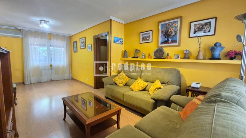 Foto 0ac129cf-91dd-4130-8bc3-f332a5edb205. Chalet avec chauffage parking dans Sector 3 Getafe