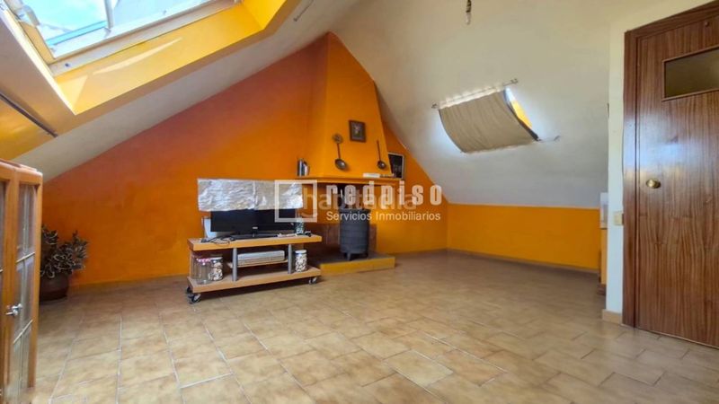 Foto 0b8f10b9-c2f3-4f1a-91f5-45f4661d153c. Chalet avec chauffage parking dans Sector 3 Getafe