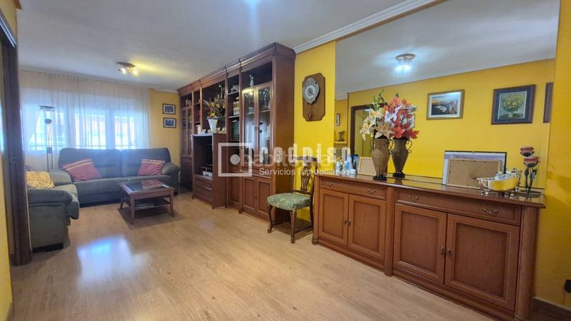 Foto f6d04f5e-f5be-4eef-bcfb-61b2e8bc4260. Chalet avec chauffage parking dans Sector 3 Getafe