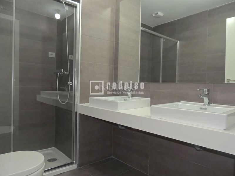 Foto 0a589ce1-4f59-45ce-bf5d-1cb6d0cc895a. Chalet mit heizung parking in Buenavista Getafe