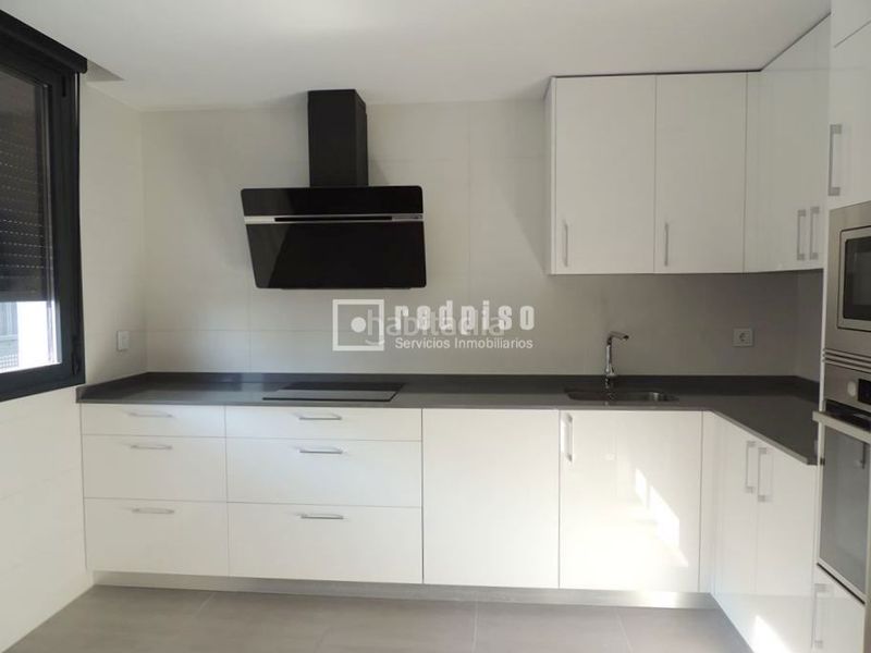 Foto 0c6b1d83-3300-4460-9655-a68cec63daf5. Chalet mit heizung parking in Buenavista Getafe