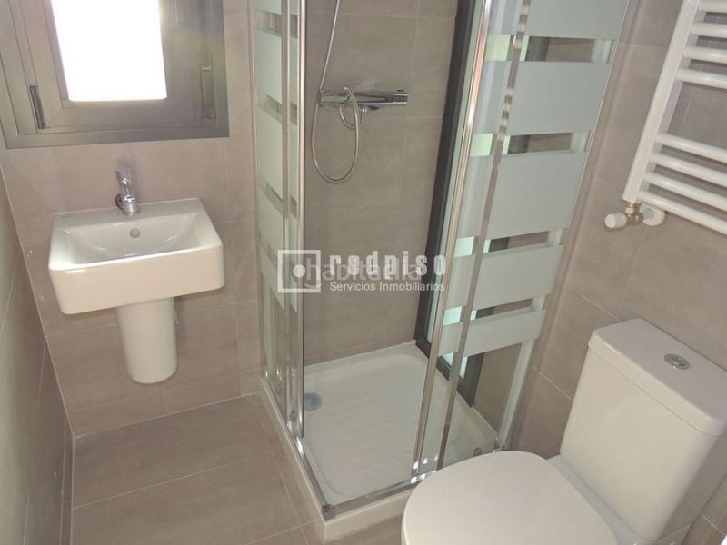Foto 8862b926-9947-496d-9c7d-7fdd347a384d. Chalet mit heizung parking in Buenavista Getafe