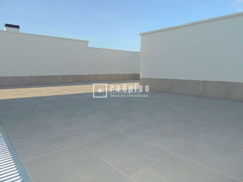 Foto 9c25adfd-1cd2-4b06-837b-f1c92da9450f. Chalet mit heizung parking in Buenavista Getafe