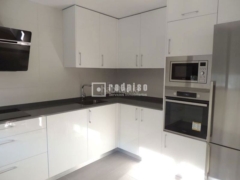 Foto da8dd0e5-f804-4549-877b-ec05935cc2b8. Chalet mit heizung parking in Buenavista Getafe