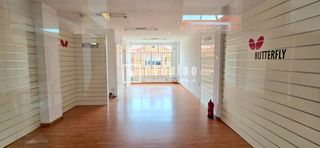 Local Comercial a Sector 3. Local comercial de 43 m2 dentro de galería comercial artesón. cu