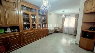 Chalet in Sector 3. Chalet de 3 plantas, 4 dormitorios, salón, cocina, 3 baños, buha