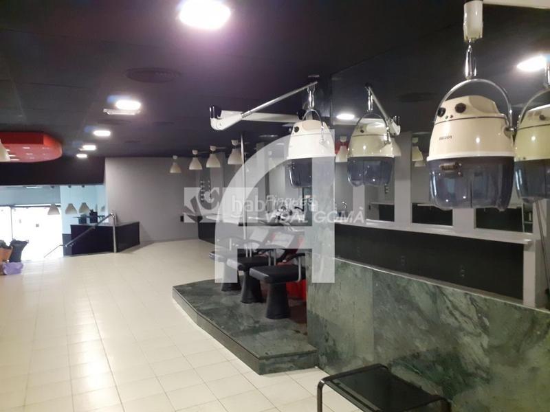 Foto 0736911f-f6ee-4aaa-a521-a6fdf2dc0991. Alquiler local comercial en Barri del Centre Terrassa