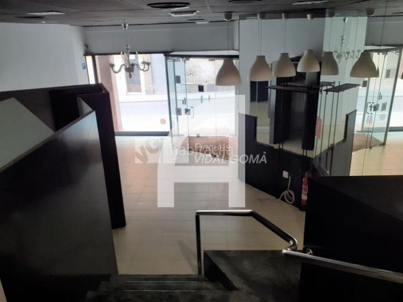 Foto b8ee2c5c-6a2e-4ba9-938f-e7f42468c653. Lloguer local comercial a Barri del Centre Terrassa