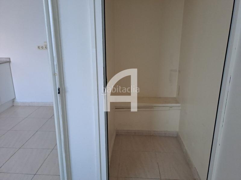 Foto 13084b9d-7424-41db-9772-7fe6c96baeb5. Alquiler local comercial local esquinero en alquiler en c. infant martí, en Terrassa