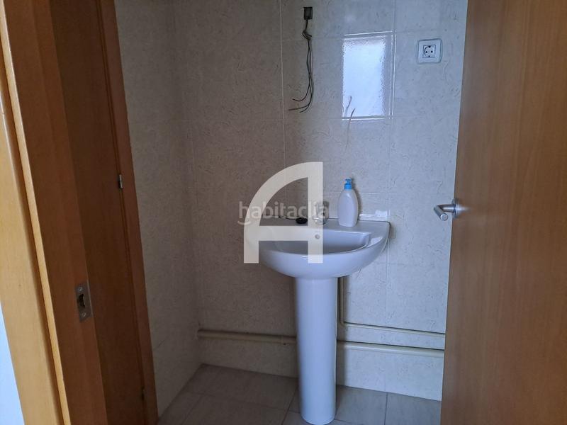 Foto 432cfcbd-d9d5-4979-af7b-ca18e97fbdb1. Alquiler local comercial local esquinero en alquiler en c. infant martí, en Terrassa