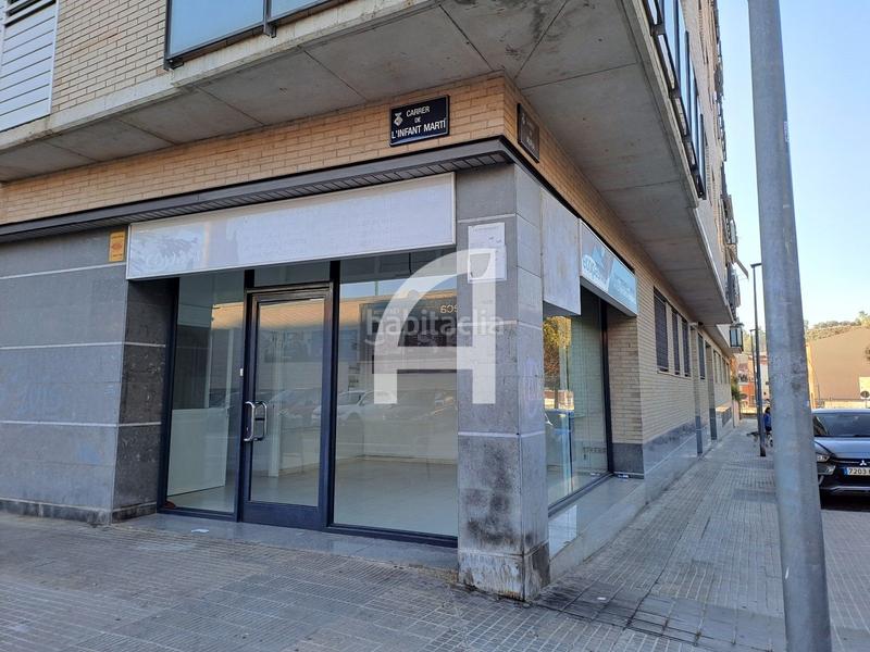 Foto 4c2c26e8-840f-40b9-b7d6-38df8074a7d2. Alquiler local comercial local esquinero en alquiler en c. infant martí, en Terrassa