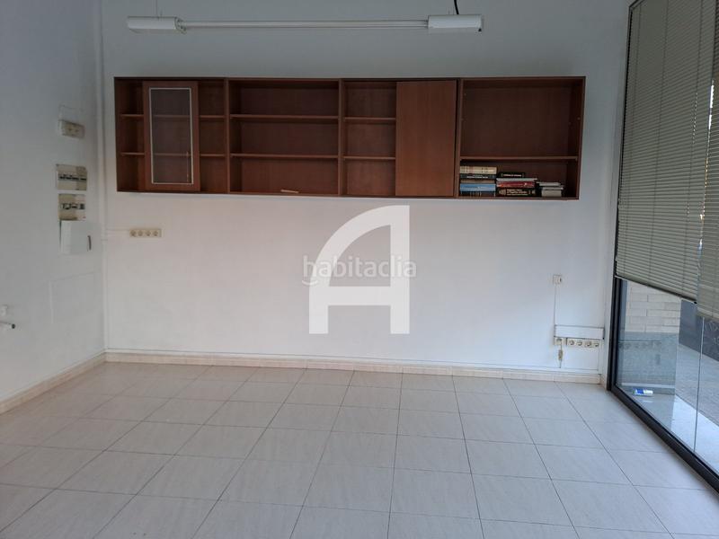 Foto 8facf40c-9137-4346-875f-31b09b8a58be. Alquiler local comercial local esquinero en alquiler en c. infant martí, en Terrassa