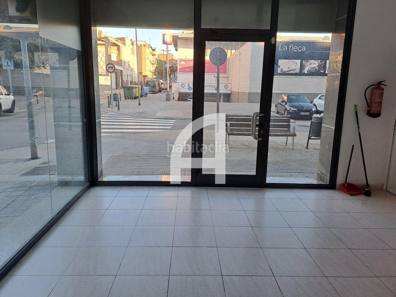 Foto 99dafe00-650c-4bab-b9ec-5ea5e81d47b7. Alquiler local comercial local esquinero en alquiler en c. infant martí, en Terrassa
