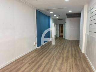 Business premise in Plaça de Mossèn Jacint Verdaguer