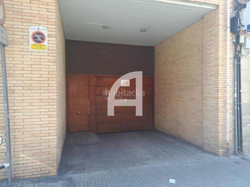 Foto cba9591d-de60-4f9e-82ac-b13c5e470496. Aparcament cotxe a Ca n'Aurell Terrassa