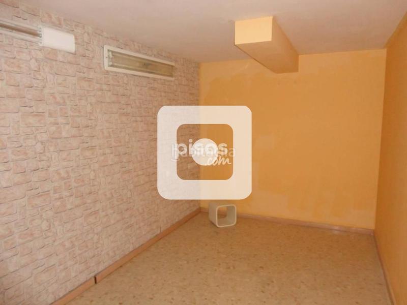 Foto 9f02704e-3f35-45fa-ba26-2bb2661fbef7. Affitto locale commerciale in Vallparadís - Antic Poble de Sant Pere Terrassa