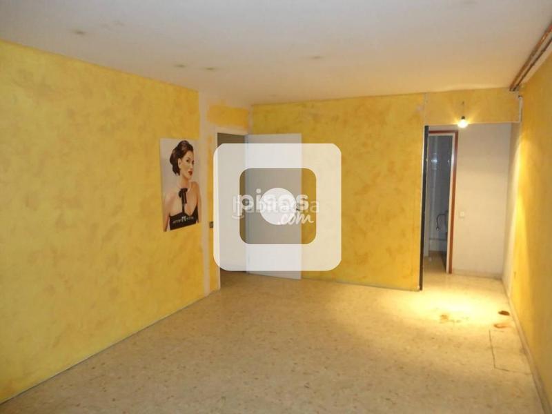 Foto 7bd4f76a-f5cc-4185-821c-a25e573997a4. Location local commercial dans Vallparadís - Antic Poble de Sant Pere Terrassa