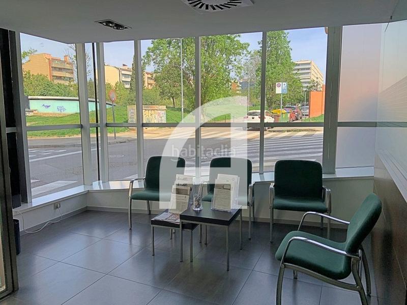 Foto 3ab0f2b0-ab00-40fa-b142-d3aae2972c16. Alquiler local comercial  en el centro en Terrassa