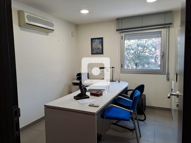 Foto 0426ab04-988d-446b-812f-4eedba86fc21. Rent office space in Barri del Centre Terrassa