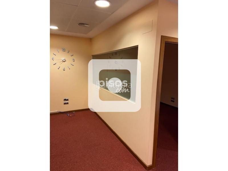 Foto 8020407f-2630-40ce-be1f-a705bab23c77. Location bureau dans Zona Esportiva Terrassa