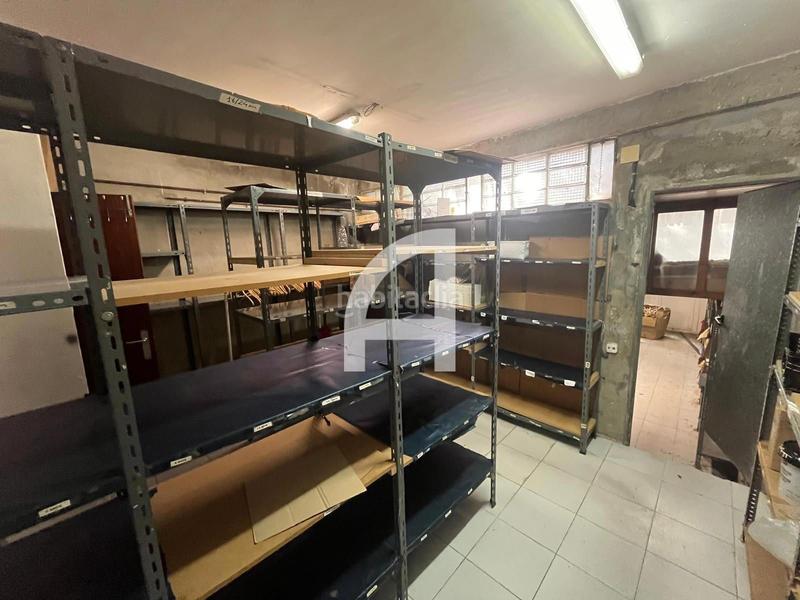 Foto d8a26d4b-d5b4-47e6-849d-a8d6c2f5a8ae. Rent business premise in Barri del Centre Terrassa