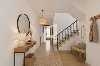 Maison  Carrer del pantà. Casa céntrica, con garaje y bonito patio.