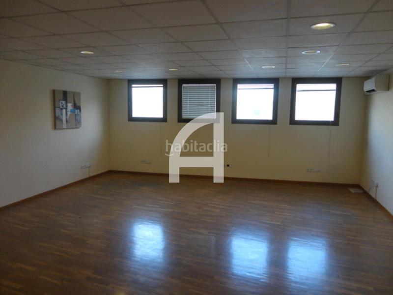 Foto 361ad3ca-8fde-46b7-8f8d-07085cd3c4ec. Location bureau avec chauffage dans Barri del Centre Terrassa