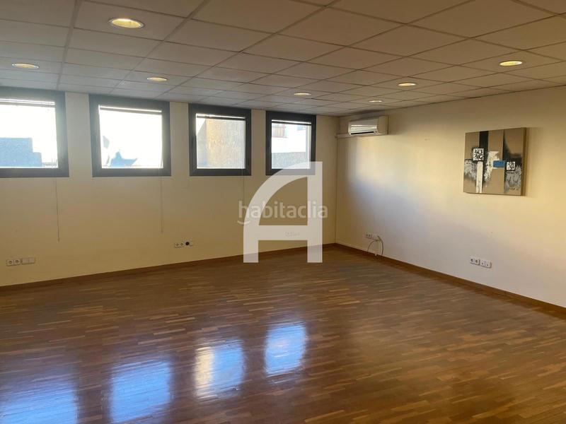 Foto 6843f1b2-f254-4ebc-9e2c-1121e7aa1b75. Location bureau avec chauffage dans Barri del Centre Terrassa