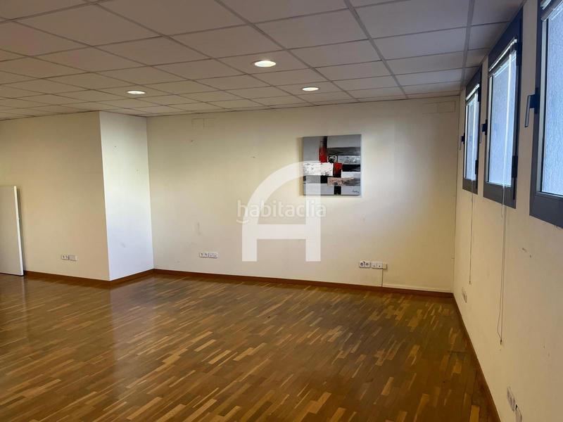 Foto 8bc81d7b-d45d-4f2d-b8f6-d069ad4d3a8c. Location bureau avec chauffage dans Barri del Centre Terrassa