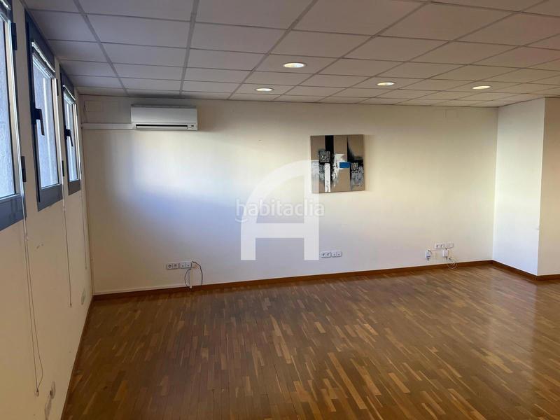 Foto d6187597-2434-4d4e-bb27-e4ad4fa479b1. Location bureau avec chauffage dans Barri del Centre Terrassa