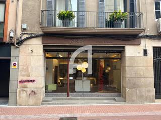 Location Local commercial  Vall. Local comercial de alquiler en el centro de terrassa