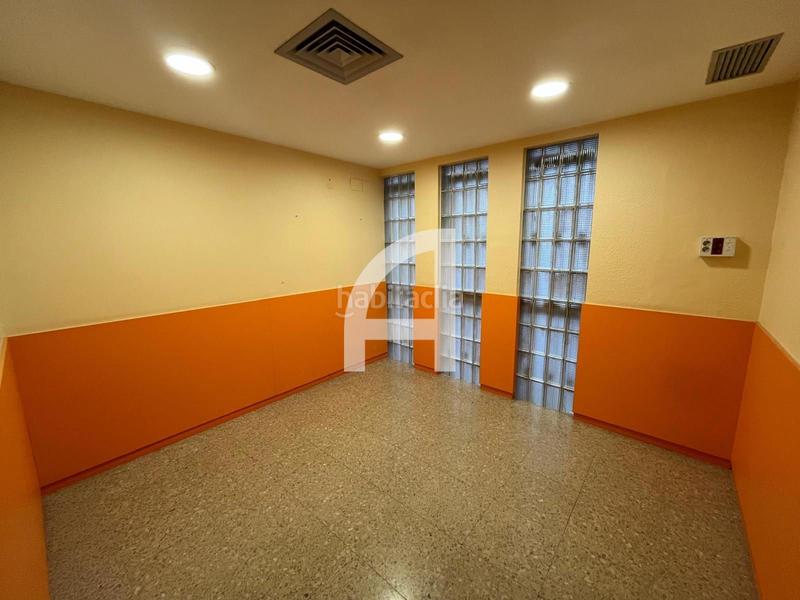 Foto ec2e7812-d85a-48c6-a640-27489ebf8715. Location bureau avec chauffage dans Barri del Centre Terrassa