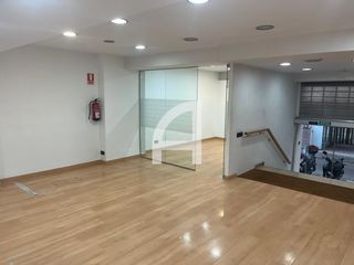 Lloguer Local Comercial  Sant leopold. Local ideal para oficinas en el centro de terrassa